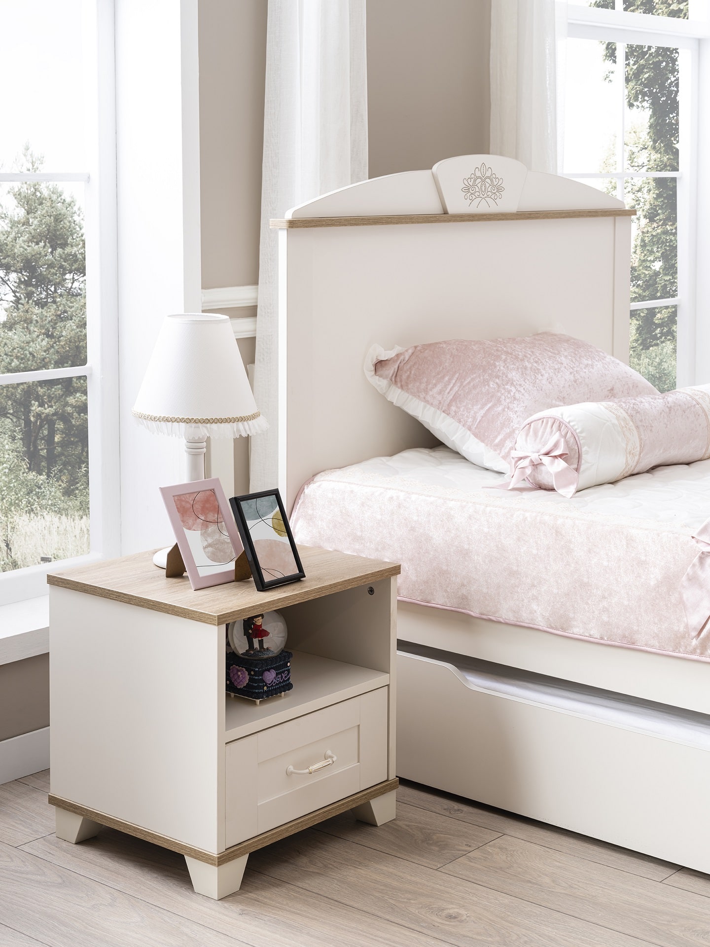 Nachttisch Freya in Weiß/Holzoptik