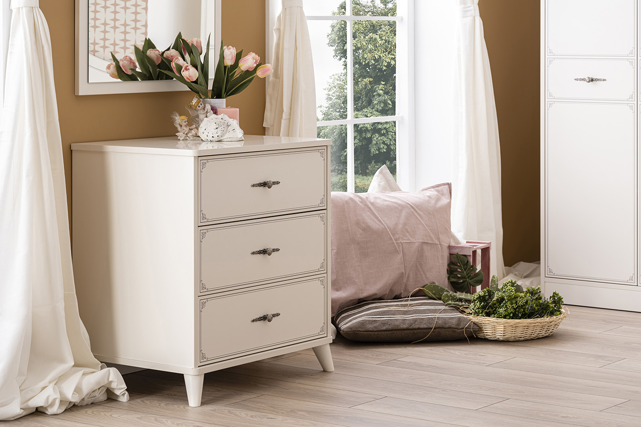 Kommode Pearl mit 3 Schubladen in Weiß